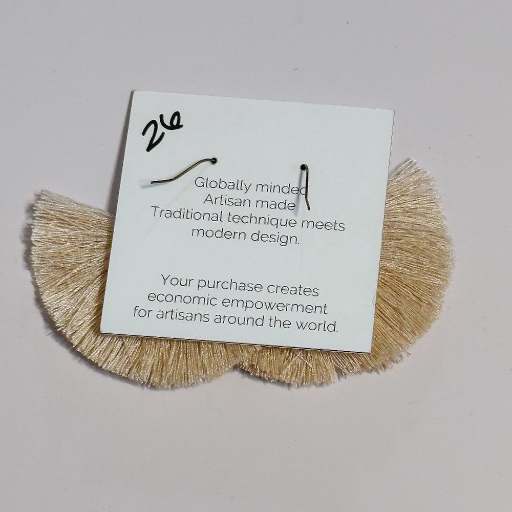 Pharoh Fringe Earrings - cream - Picture 2 of 2